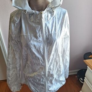 Stylish Silver Hooded Ski Jacket